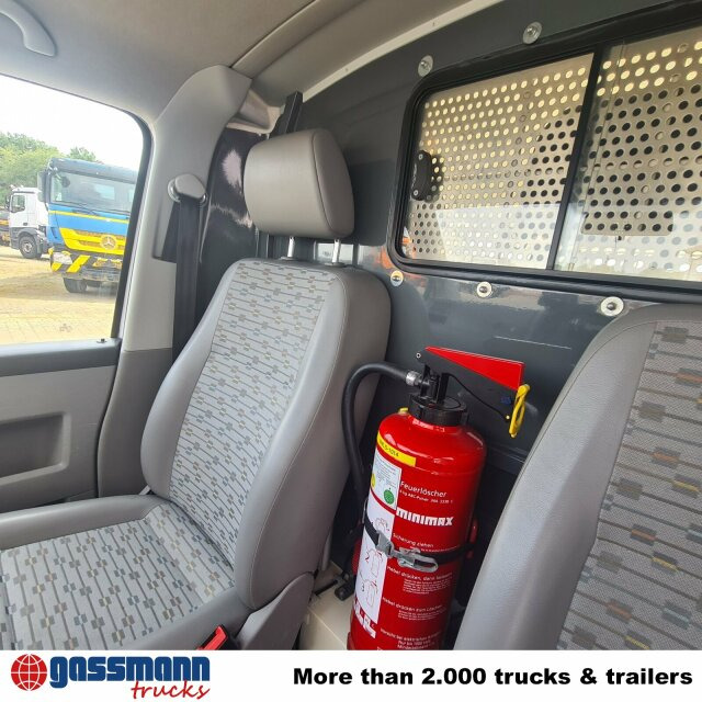 Volkswagen T5 2.0 TDI, Krankenwagen - سيارة اسعاف: صورة 2 Volkswagen T5 2.0 TDI, Krankenwagen - سيارة اسعاف: صورة 2