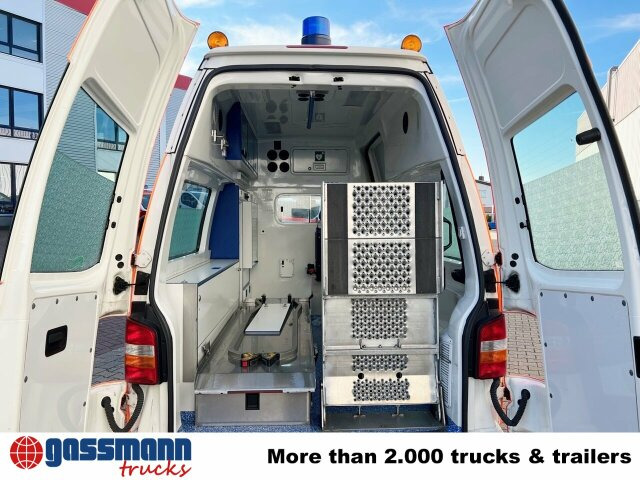 Volkswagen T5 2.5 TDI 4x2, Krankenwagen - سيارة اسعاف: صورة 2 Volkswagen T5 2.5 TDI 4x2, Krankenwagen - سيارة اسعاف: صورة 2