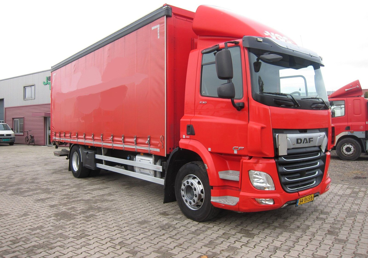 DAF CF 230 19T Schiebeplane LDW Portalturen - شاحنة ستارة: صورة 1 DAF CF 230 19T Schiebeplane LDW Portalturen - شاحنة ستارة: صورة 1