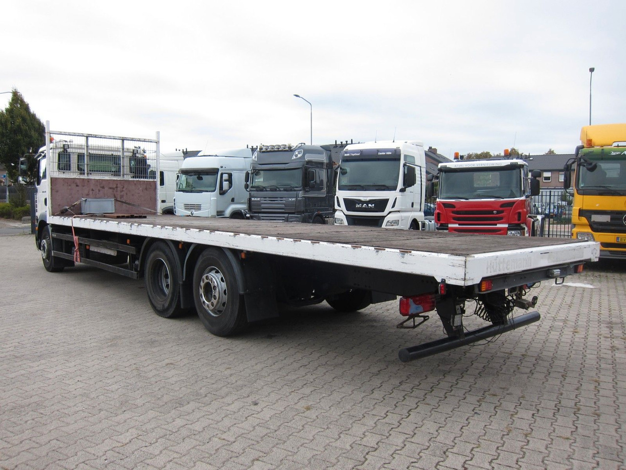 MAN TGM 26 340 6X2*4 BL Plateau Manual - شاحنات مسطحة: صورة 3 MAN TGM 26 340 6X2*4 BL Plateau Manual - شاحنات مسطحة: صورة 3