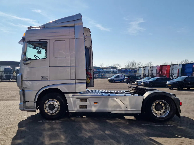 DAF XF 440 SpaceCab 4x2 - Full spoiler - Alloy wheels - Air horn - Light bar - وحدة جر: صورة 4 DAF XF 440 SpaceCab 4x2 - Full spoiler - Alloy wheels - Air horn - Light bar - وحدة جر: صورة 4