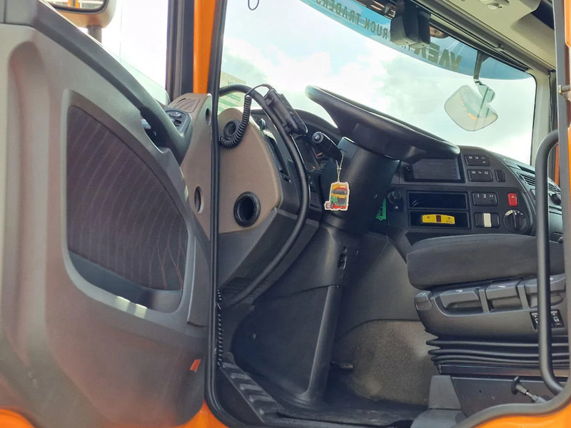 DAF XF 530 4x2 - Livestock Menke 2 deck water & ventilation - شاحنة نقل المواشي: صورة 4 DAF XF 530 4x2 - Livestock Menke 2 deck water & ventilation - شاحنة نقل المواشي: صورة 4