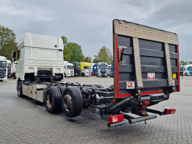 DAF XF 530 SuperSpaceCab 6x2*4 - Chassis 740 cm - Loadlift - Steering axle - Leather - - شاحنة هيكل كابينة: صورة 5 DAF XF 530 SuperSpaceCab 6x2*4 - Chassis 740 cm - Loadlift - Steering axle - Leather - - شاحنة هيكل كابينة: صورة 5