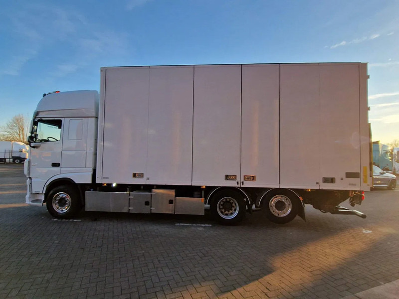 DAF XF 530 SuperSpaceCab 6x2*4 - Ekeri closed box - Loadlift -Steering axle - Full air - شاحنة مقفلة: صورة 3 DAF XF 530 SuperSpaceCab 6x2*4 - Ekeri closed box - Loadlift -Steering axle - Full air - شاحنة مقفلة: صورة 3