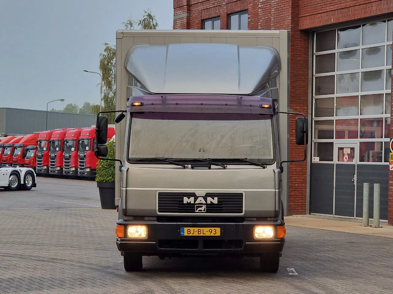 MAN TGL 12.220 LL 4x2 Box , loading lift - شاحنة مقفلة: صورة 2 MAN TGL 12.220 LL 4x2 Box , loading lift - شاحنة مقفلة: صورة 2