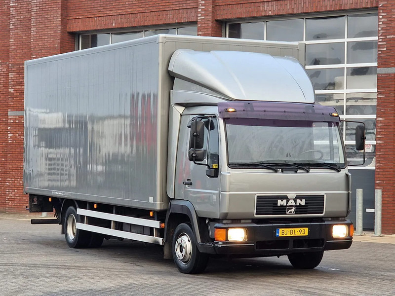 MAN TGL 12.220 LL 4x2 Box , loading lift - شاحنة مقفلة: صورة 1 MAN TGL 12.220 LL 4x2 Box , loading lift - شاحنة مقفلة: صورة 1