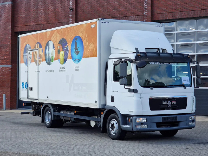 MAN TGL 12.250 4x2 - Box - Loadlift - Euro 5 - Automatic gearbox - Camera - شاحنة مقفلة: صورة 1 MAN TGL 12.250 4x2 - Box - Loadlift - Euro 5 - Automatic gearbox - Camera - شاحنة مقفلة: صورة 1