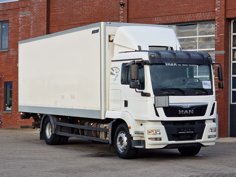MAN TGM 18.340 4x2 - Sleepercab - Box with sidedoors - Loadlift - Full air - Euro 6 - Automatic - شاحنة مقفلة: صورة 1 MAN TGM 18.340 4x2 - Sleepercab - Box with sidedoors - Loadlift - Full air - Euro 6 - Automatic - شاحنة مقفلة: صورة 1