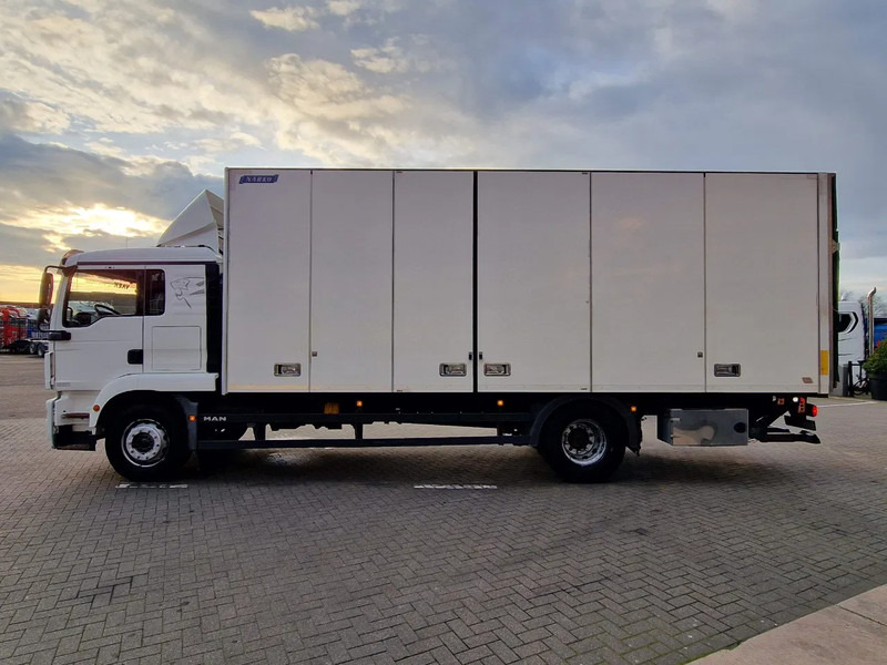 MAN TGM 18.340 4x2 - Sleepercab - Box with sidedoors - Loadlift - Full air - Euro 6 - Automatic - شاحنة مقفلة: صورة 4 MAN TGM 18.340 4x2 - Sleepercab - Box with sidedoors - Loadlift - Full air - Euro 6 - Automatic - شاحنة مقفلة: صورة 4