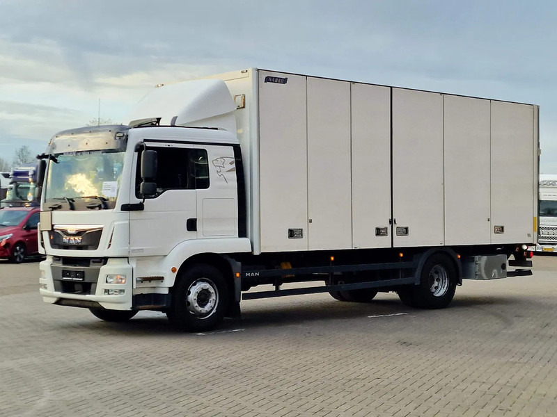 MAN TGM 18.340 4x2 - Sleepercab - Box with sidedoors - Loadlift - Full air - Euro 6 - Automatic - شاحنة مقفلة: صورة 3 MAN TGM 18.340 4x2 - Sleepercab - Box with sidedoors - Loadlift - Full air - Euro 6 - Automatic - شاحنة مقفلة: صورة 3