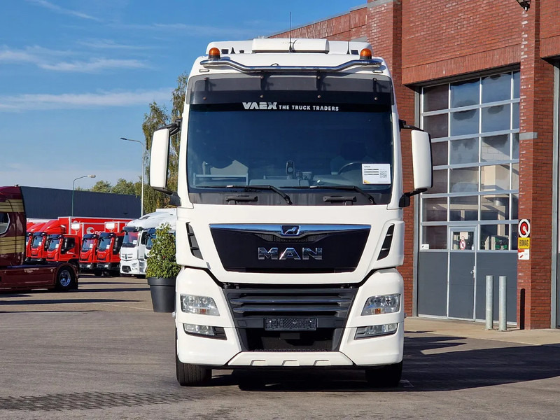 MAN TGX 26.500 6x2 XXL - Chassis - Full air - Night clima - AS Tronic - - شاحنة هيكل كابينة: صورة 2 MAN TGX 26.500 6x2 XXL - Chassis - Full air - Night clima - AS Tronic - - شاحنة هيكل كابينة: صورة 2