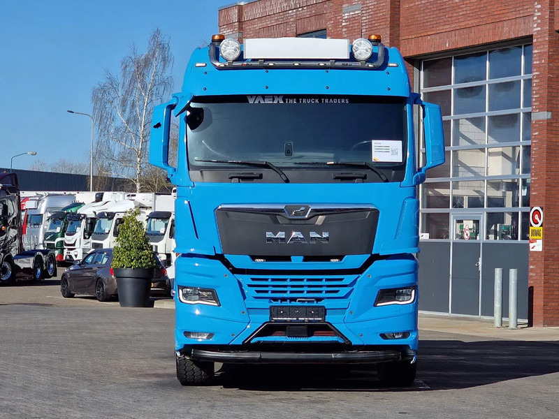 MAN TGX 33.510 6x4 - Facelift - Low km 252Tkm - Navi - Sliding 5th wheel - وحدة جر: صورة 2 MAN TGX 33.510 6x4 - Facelift - Low km 252Tkm - Navi - Sliding 5th wheel - وحدة جر: صورة 2