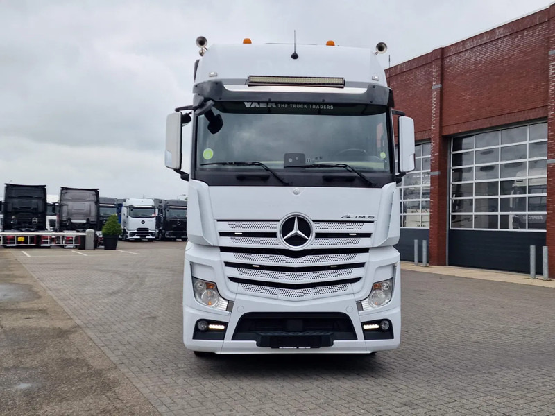 Mercedes-Benz Actros 1942 4x2 - Box with Loadlift - Full air + Pacton Trailer Loadlift - Heating system - شاحنة مقفلة: صورة 2 Mercedes-Benz Actros 1942 4x2 - Box with Loadlift - Full air + Pacton Trailer Loadlift - Heating system - شاحنة مقفلة: صورة 2