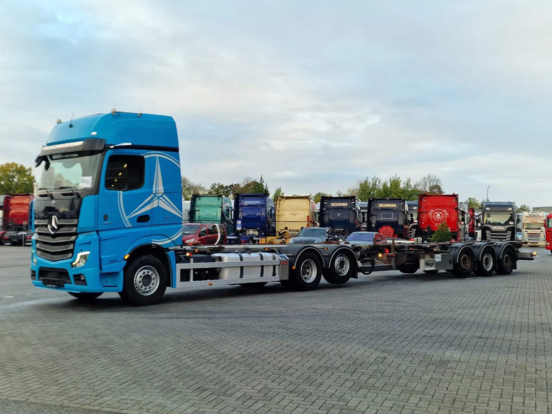 Mercedes-Benz Actros 2553 6x2 - BDF - Retarder - 4.90 WB - Full air + Fliegl trailer 2017 - شاحنات الحاويات / جسم علوي قابل للتغيير شاحنة: صورة 3 Mercedes-Benz Actros 2553 6x2 - BDF - Retarder - 4.90 WB - Full air + Fliegl trailer 2017 - شاحنات الحاويات / جسم علوي قابل للتغيير شاحنة: صورة 3