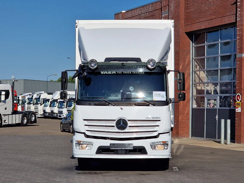Mercedes-Benz Atego 1524 Box with sidedoors - Zepro loadlift - Full air - Euro 6 - Automatic - Camera system - شاحنة مقفلة: صورة 2 Mercedes-Benz Atego 1524 Box with sidedoors - Zepro loadlift - Full air - Euro 6 - Automatic - Camera system - شاحنة مقفلة: صورة 2