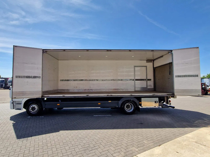 Mercedes-Benz Atego 1524 Box with sidedoors - Zepro loadlift - Full air - Euro 6 - Automatic - Camera system - شاحنة مقفلة: صورة 5 Mercedes-Benz Atego 1524 Box with sidedoors - Zepro loadlift - Full air - Euro 6 - Automatic - Camera system - شاحنة مقفلة: صورة 5