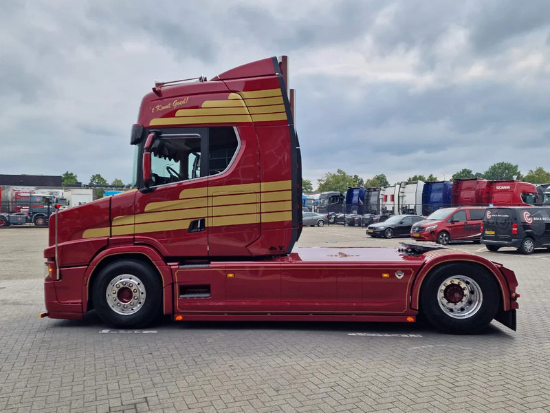 Scania 530ST V8 NGS Tuft R Torpedo - New - Full spec - BUFFL In- and Exterior - Show truck - وحدة جر: صورة 5 Scania 530ST V8 NGS Tuft R Torpedo - New - Full spec - BUFFL In- and Exterior - Show truck - وحدة جر: صورة 5