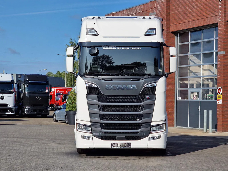Scania 590S V8 NGS Highline 4x2 - New - Facelift - Full spec - Retarder - Leather - Full air - وحدة جر: صورة 2 Scania 590S V8 NGS Highline 4x2 - New - Facelift - Full spec - Retarder - Leather - Full air - وحدة جر: صورة 2