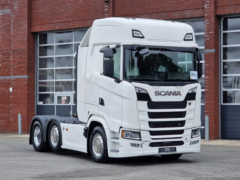 Scania 660S V8 NGS Highline 6x2/4 - New - Full spec - Retarder - Night clima - Leather - Led - Alcoa - وحدة جر: صورة 1 Scania 660S V8 NGS Highline 6x2/4 - New - Full spec - Retarder - Night clima - Leather - Led - Alcoa - وحدة جر: صورة 1