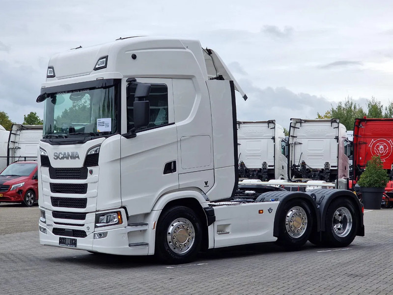 Scania 660S V8 NGS Highline 6x2/4 - New - Full spec - Retarder - Night clima - Leather - Led - Alcoa - وحدة جر: صورة 3 Scania 660S V8 NGS Highline 6x2/4 - New - Full spec - Retarder - Night clima - Leather - Led - Alcoa - وحدة جر: صورة 3
