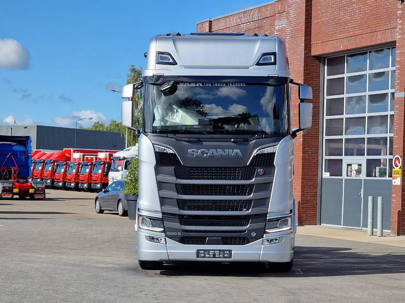 Scania 660S V8 NGS Highline 6x2/4 - New - Full spec - Retarder - Night clima - Led - Leather - Navi - وحدة جر: صورة 2 Scania 660S V8 NGS Highline 6x2/4 - New - Full spec - Retarder - Night clima - Led - Leather - Navi - وحدة جر: صورة 2