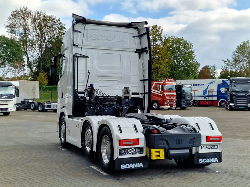 Scania 770S V8 NGS Highline 6x2/4 - New - Old dashboard - Full spec - Retarder - Night clima - Led - Leather - Navi - وحدة جر: صورة 5 Scania 770S V8 NGS Highline 6x2/4 - New - Old dashboard - Full spec - Retarder - Night clima - Led - Leather - Navi - وحدة جر: صورة 5