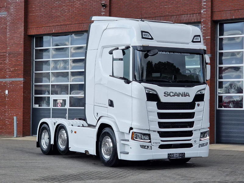 Scania 770S V8 NGS Highline 6x2/4 - New - Old dashboard - Full spec - Retarder - Night clima - Led - Leather - Navi - وحدة جر: صورة 1 Scania 770S V8 NGS Highline 6x2/4 - New - Old dashboard - Full spec - Retarder - Night clima - Led - Leather - Navi - وحدة جر: صورة 1