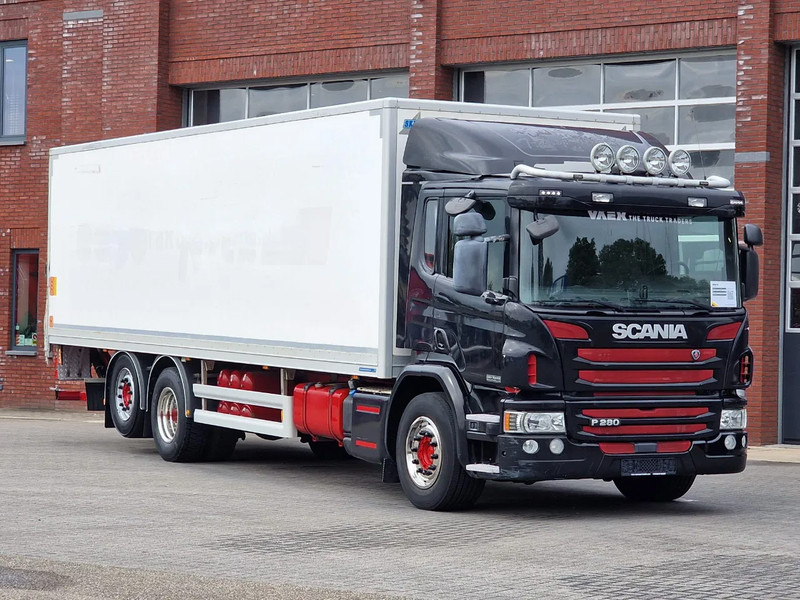 Scania P280 6x2*4 - Box - Loadlift - Low KM - Steering axle - Euro 6 - Full air - شاحنة مقفلة: صورة 1 Scania P280 6x2*4 - Box - Loadlift - Low KM - Steering axle - Euro 6 - Full air - شاحنة مقفلة: صورة 1