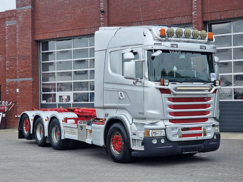 Scania R490 8x4*4 - HIAB XR24SL58 24T hooklift - Euro 6 - Full air - Steering axle - شاحنة ذات خطاف: صورة 1 Scania R490 8x4*4 - HIAB XR24SL58 24T hooklift - Euro 6 - Full air - Steering axle - شاحنة ذات خطاف: صورة 1