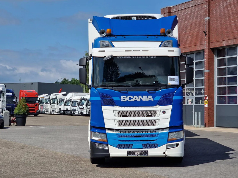 Scania R500 NGS B6X2NB / Trailer-Bygg 12-2004 / Frigobox Sidedoors / Rohrbahen / hooks - شاحنة الفريزر: صورة 2 Scania R500 NGS B6X2NB / Trailer-Bygg 12-2004 / Frigobox Sidedoors / Rohrbahen / hooks - شاحنة الفريزر: صورة 2