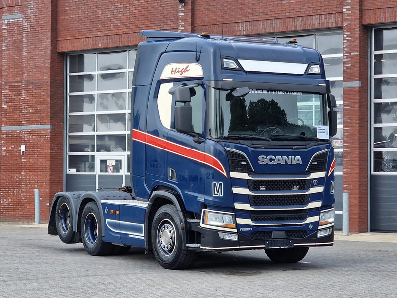 Scania R520 V8 NGS Highline 6x2 - PTO/Hydraulic - Full air - 2.95 WB - Navi - Fridge - Sliding 5th wheel - وحدة جر: صورة 1 Scania R520 V8 NGS Highline 6x2 - PTO/Hydraulic - Full air - 2.95 WB - Navi - Fridge - Sliding 5th wheel - وحدة جر: صورة 1