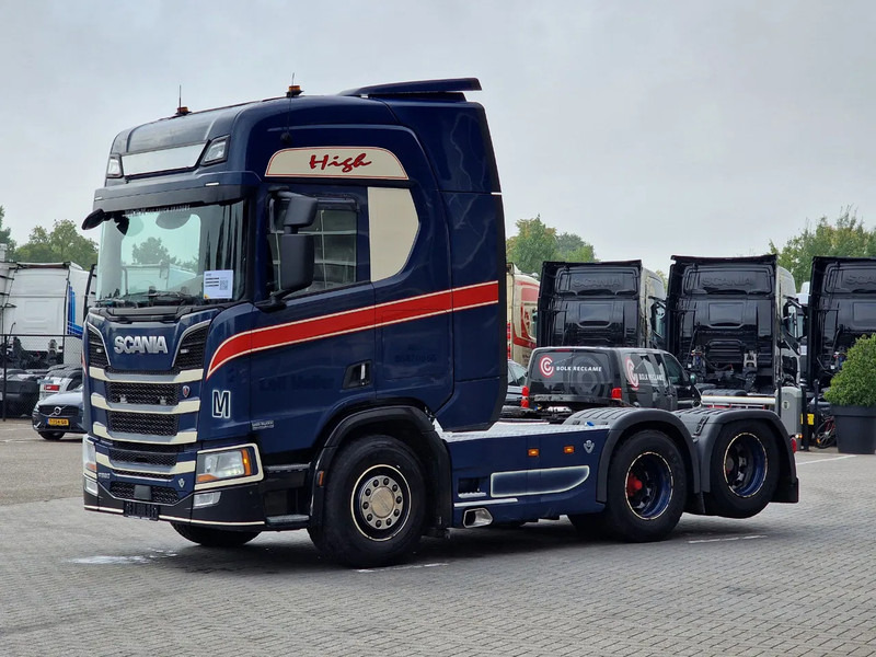 Scania R520 V8 NGS Highline 6x2 - PTO/Hydraulic - Full air - 2.95 WB - Navi - Fridge - Sliding 5th wheel - وحدة جر: صورة 3 Scania R520 V8 NGS Highline 6x2 - PTO/Hydraulic - Full air - 2.95 WB - Navi - Fridge - Sliding 5th wheel - وحدة جر: صورة 3