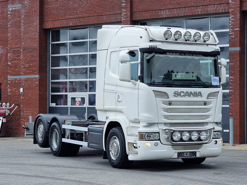 Scania R580 V8 Highline 6x2*4 - Chassis - Retarder - Steering axle - 410 WB - Custom interior - Full air - شاحنة هيكل كابينة: صورة 1 Scania R580 V8 Highline 6x2*4 - Chassis - Retarder - Steering axle - 410 WB - Custom interior - Full air - شاحنة هيكل كابينة: صورة 1