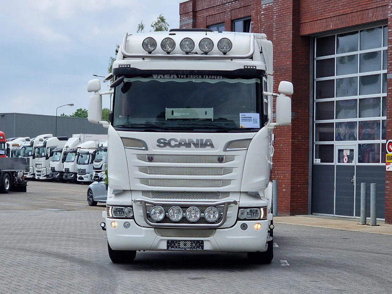 Scania R580 V8 Highline 6x2*4 - Chassis - Retarder - Steering axle - 410 WB - Custom interior - Full air - شاحنة هيكل كابينة: صورة 2 Scania R580 V8 Highline 6x2*4 - Chassis - Retarder - Steering axle - 410 WB - Custom interior - Full air - شاحنة هيكل كابينة: صورة 2