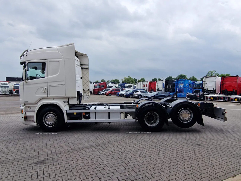 Scania R580 V8 Highline 6x2*4 - Chassis - Retarder - Steering axle - 410 WB - Custom interior - Full air - شاحنة هيكل كابينة: صورة 4 Scania R580 V8 Highline 6x2*4 - Chassis - Retarder - Steering axle - 410 WB - Custom interior - Full air - شاحنة هيكل كابينة: صورة 4