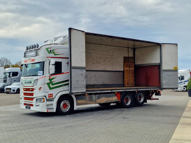 Scania R580 V8 NGS Highline 6x2 - Box with sidedoors - Loadlift - Retarder - Full air - 475 wb - شاحنة مقفلة: صورة 4 Scania R580 V8 NGS Highline 6x2 - Box with sidedoors - Loadlift - Retarder - Full air - 475 wb - شاحنة مقفلة: صورة 4