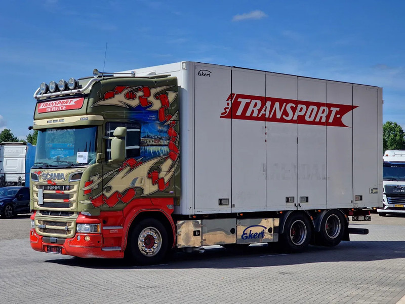 Scania R580 V8 Topline 6x2 - Box with sidedoors - Retarder - Full air - 4.55WB - شاحنة مقفلة: صورة 3 Scania R580 V8 Topline 6x2 - Box with sidedoors - Retarder - Full air - 4.55WB - شاحنة مقفلة: صورة 3