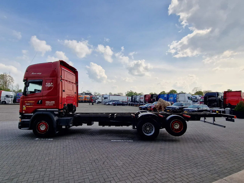 Scania R730 Topline 6x2*4 - Retarder - King of the Road - Night clima - Steering axle - Leather - شاحنة هيكل كابينة: صورة 4 Scania R730 Topline 6x2*4 - Retarder - King of the Road - Night clima - Steering axle - Leather - شاحنة هيكل كابينة: صورة 4