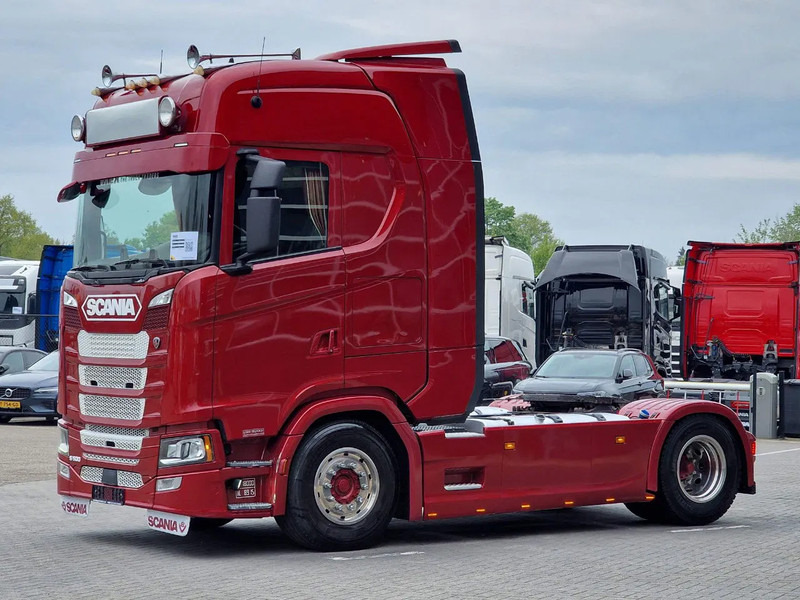 Scania S500 NGS Highline 4x2 - Retarder - Night clima - Full air - Custom interior - Full spoiler - 2 tank - وحدة جر: صورة 3 Scania S500 NGS Highline 4x2 - Retarder - Night clima - Full air - Custom interior - Full spoiler - 2 tank - وحدة جر: صورة 3