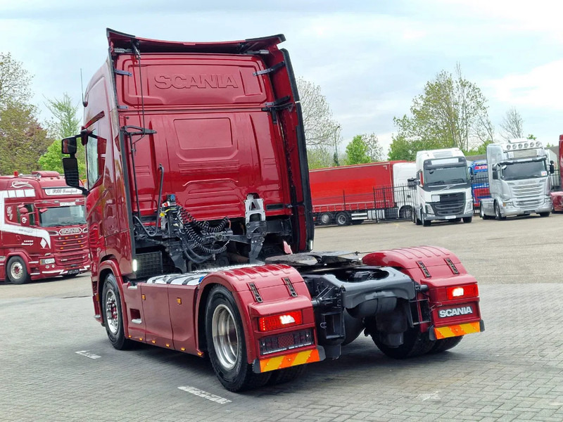 Scania S500 NGS Highline 4x2 - Retarder - Night clima - Full air - Custom interior - Full spoiler - 2 tank - وحدة جر: صورة 5 Scania S500 NGS Highline 4x2 - Retarder - Night clima - Full air - Custom interior - Full spoiler - 2 tank - وحدة جر: صورة 5