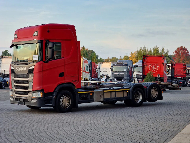 Scania S500 NGS Highline 6x2 - BDF - Full air - Navi - Retarder - شاحنات الحاويات / جسم علوي قابل للتغيير شاحنة: صورة 3 Scania S500 NGS Highline 6x2 - BDF - Full air - Navi - Retarder - شاحنات الحاويات / جسم علوي قابل للتغيير شاحنة: صورة 3