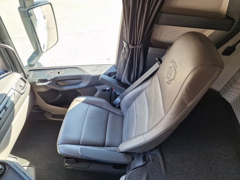 وحدة جر Scania S500 NGS Highline 6x2 - Retarder - Full air - Leather - Led - 2x tank: صورة 18