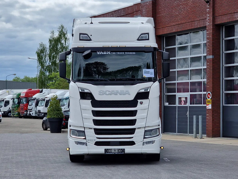 Scania S540 NGS Highline 6x4 - Retarder - Full air - Leather - Led - Fridge - TV - وحدة جر: صورة 2 Scania S540 NGS Highline 6x4 - Retarder - Full air - Leather - Led - Fridge - TV - وحدة جر: صورة 2