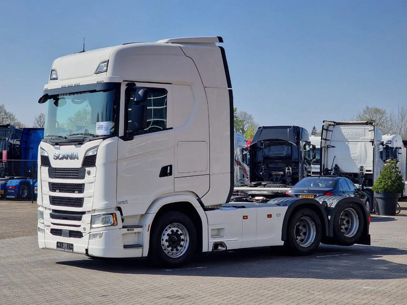 Scania S580 V8 NGS Highline 6x2 - Retarder - Full air - 3.15 WB - Navi - Led - وحدة جر: صورة 3 Scania S580 V8 NGS Highline 6x2 - Retarder - Full air - 3.15 WB - Navi - Led - وحدة جر: صورة 3