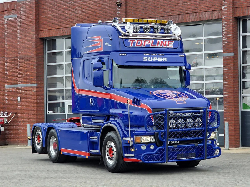 Scania T580 V8 Topline 6x2 - Original Scania Hauber / Torpedo - Manual gearbox - Show truck - Retarder - وحدة جر: صورة 1 Scania T580 V8 Topline 6x2 - Original Scania Hauber / Torpedo - Manual gearbox - Show truck - Retarder - وحدة جر: صورة 1