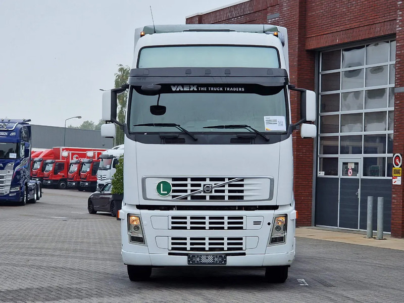 Volvo FH 13.440 Globetrotter XL 4x2 - Manual gearbox - Euro 5 - Low KM - وحدة جر: صورة 2 Volvo FH 13.440 Globetrotter XL 4x2 - Manual gearbox - Euro 5 - Low KM - وحدة جر: صورة 2