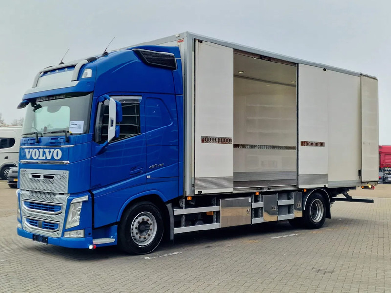 Volvo FH 13.460 Globetrotter XL 4x2 - Box with side doors - Manual gearbox - Full air - شاحنة مقفلة: صورة 4 Volvo FH 13.460 Globetrotter XL 4x2 - Box with side doors - Manual gearbox - Full air - شاحنة مقفلة: صورة 4