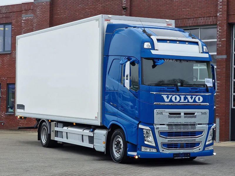 Volvo FH 13.460 Globetrotter XL 4x2 - Box with side doors - Manual gearbox - Full air - شاحنة مقفلة: صورة 1 Volvo FH 13.460 Globetrotter XL 4x2 - Box with side doors - Manual gearbox - Full air - شاحنة مقفلة: صورة 1