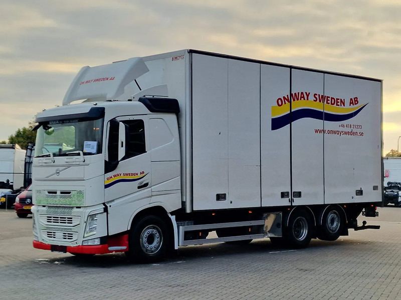 Volvo FH 13.460 lowroof 6x2 - Box with Sidedoors - 480 WB - Full air - شاحنة مقفلة: صورة 3 Volvo FH 13.460 lowroof 6x2 - Box with Sidedoors - 480 WB - Full air - شاحنة مقفلة: صورة 3