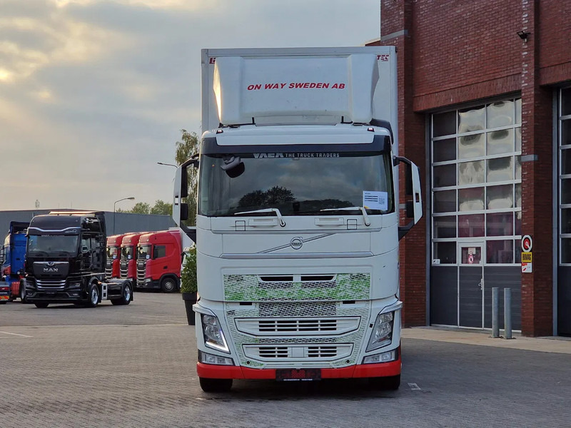 Volvo FH 13.460 lowroof 6x2 - Box with Sidedoors - 480 WB - Full air - شاحنة مقفلة: صورة 2 Volvo FH 13.460 lowroof 6x2 - Box with Sidedoors - 480 WB - Full air - شاحنة مقفلة: صورة 2